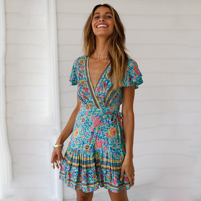 Short-sleeved V-neck pleated print dress