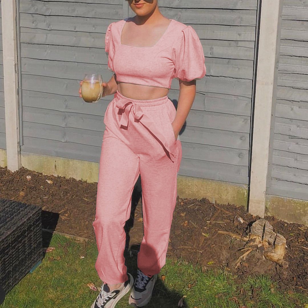 Square neck puff sleeve blouse and lace trousers Two-piece suit